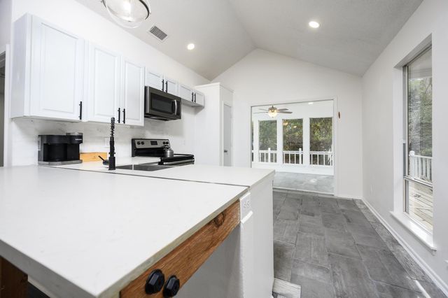 188 Candlelight Path, Holly Lake Ranch, TX 75765