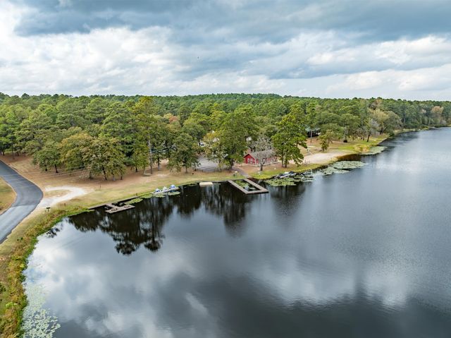 188 Candlelight Path, Holly Lake Ranch, TX 75765