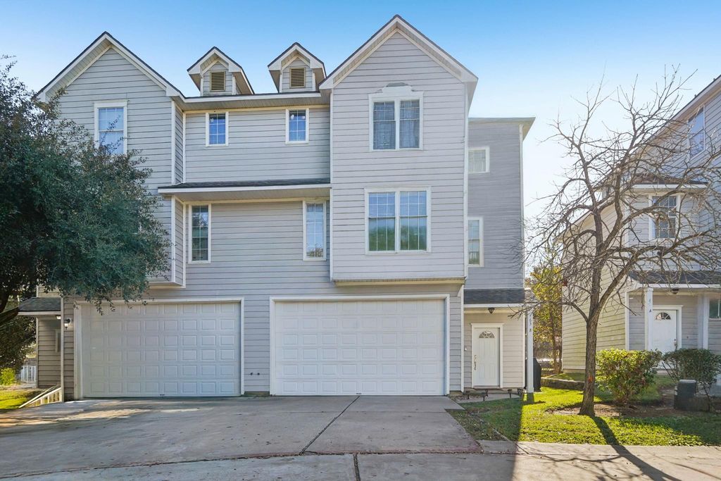 163 N Binnacle Court B, Willis, TX 77318