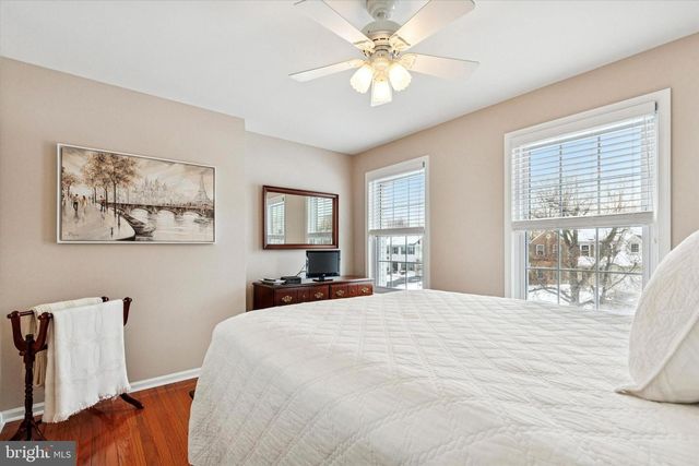 209 DRAKE LN, North Wales, PA 19454