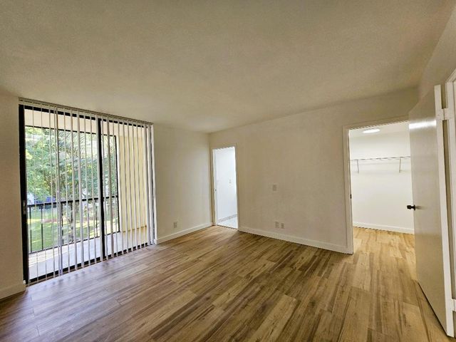 5220 Las Verdes Circle 317, Delray Beach, FL 33484