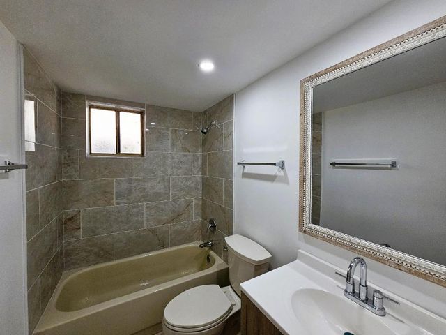 5220 Las Verdes Circle 317, Delray Beach, FL 33484