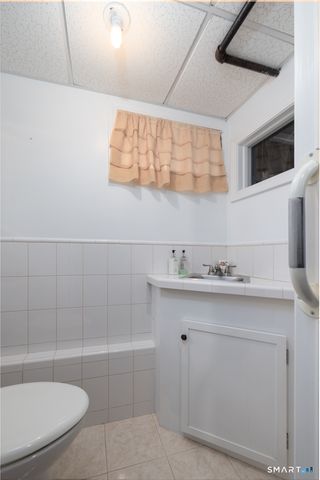 41 Chester Avenue, Waterbury, CT 06704