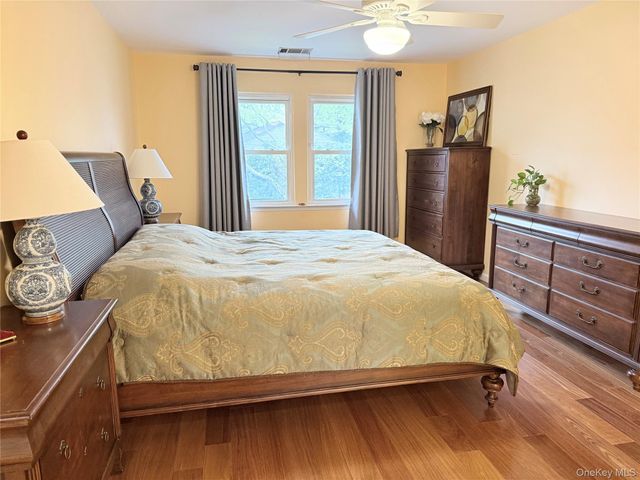 21 Manors Drive, Jericho, NY 11753