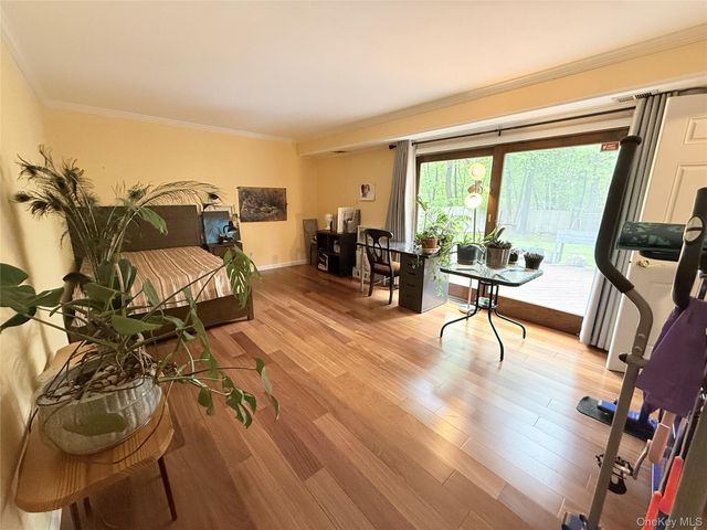 21 Manors Drive, Jericho, NY 11753