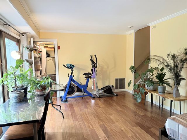21 Manors Drive, Jericho, NY 11753