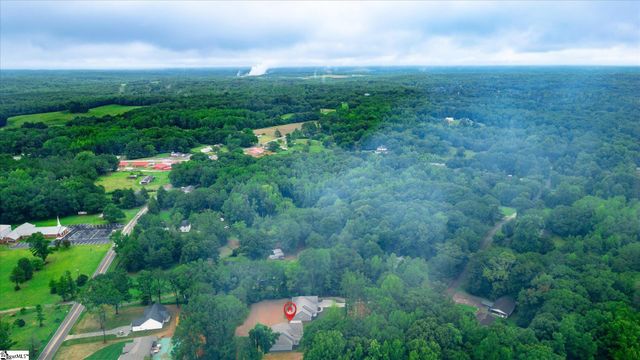 172 Stewart Lake Road, Pelzer, SC 29669