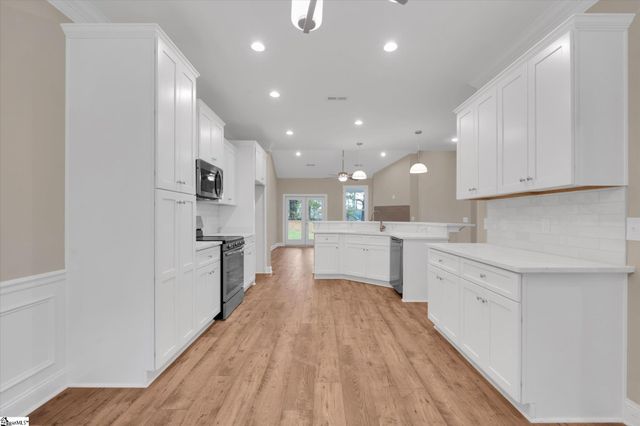 172 Stewart Lake Road, Pelzer, SC 29669