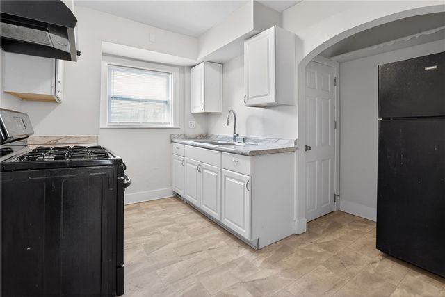 1417 Evanston St, Sheraden, PA 15204