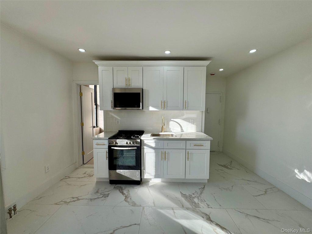 315 Riverside Boulevard 1, Long Beach, NY 11561