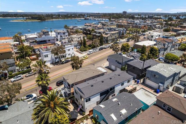 725 Kingston Court, San Diego, CA 92109