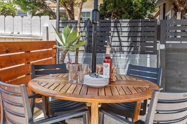 725 Kingston Court, San Diego, CA 92109