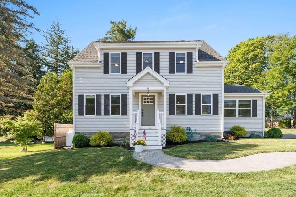 45 Highland Street, Southborough, MA 01772