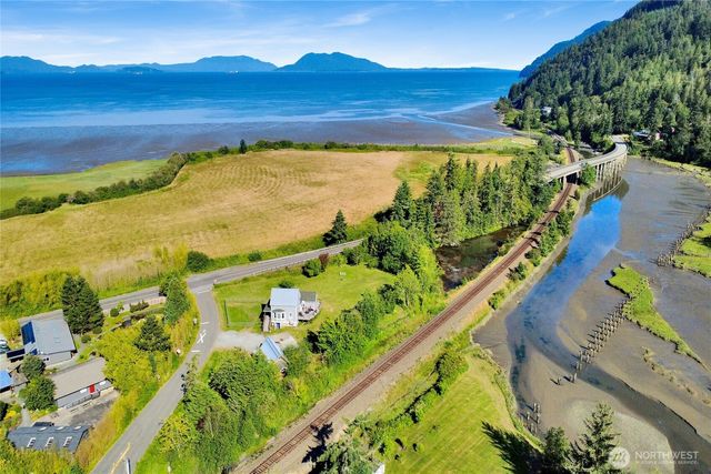 3455 Legg Road, Bow, WA 98232