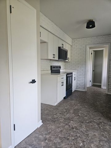 258 Indian Lake Rd, Hendersonville, TN 37075