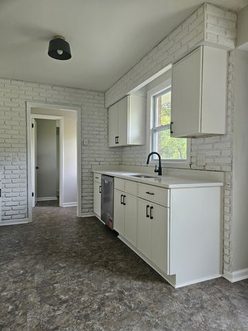258 Indian Lake Rd, Hendersonville, TN 37075