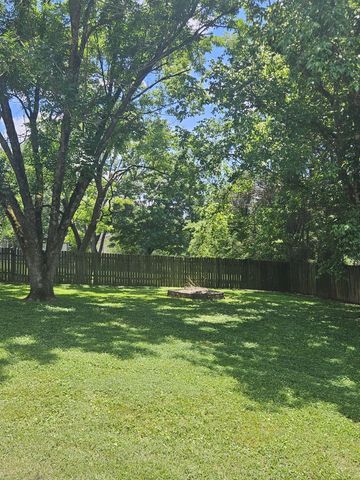 258 Indian Lake Rd, Hendersonville, TN 37075