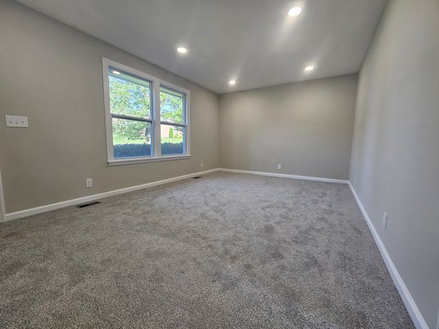 258 Indian Lake Rd, Hendersonville, TN 37075