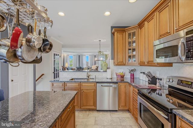 100 DARDEN CT, Martinsburg, WV 25403