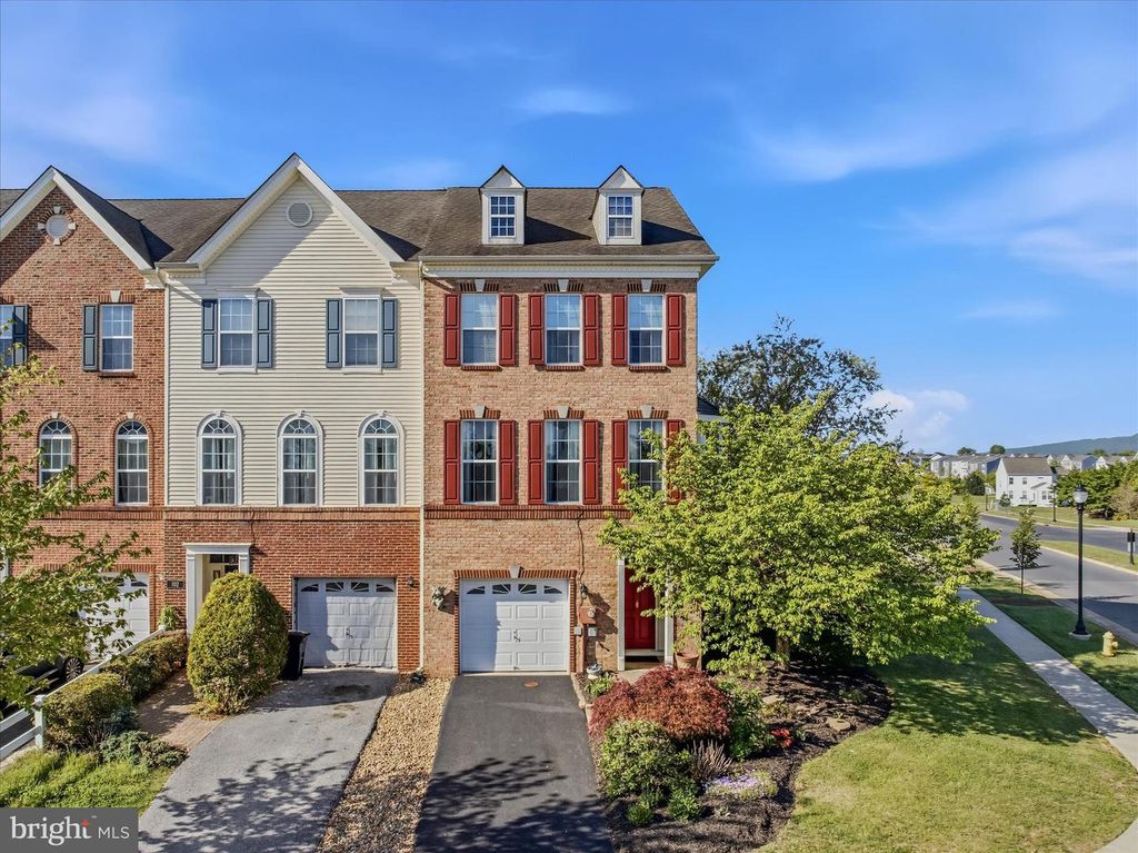 100 DARDEN CT, Martinsburg, WV 25403
