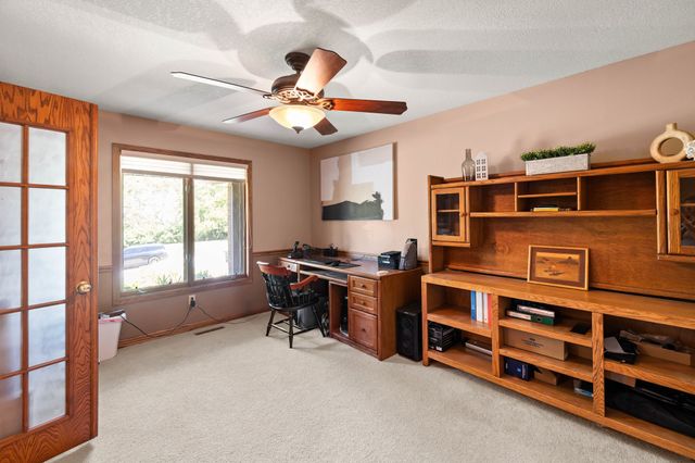 8620 Horton Circle, Urbandale, IA 50322