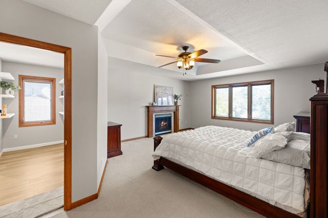 8620 Horton Circle, Urbandale, IA 50322