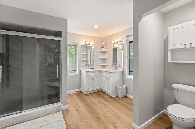 8620 Horton Circle, Urbandale, IA 50322
