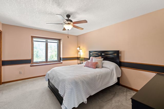 8620 Horton Circle, Urbandale, IA 50322