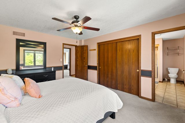 8620 Horton Circle, Urbandale, IA 50322