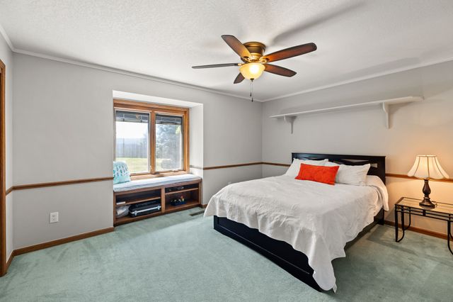8620 Horton Circle, Urbandale, IA 50322