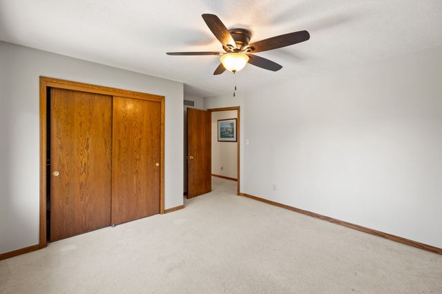 8620 Horton Circle, Urbandale, IA 50322