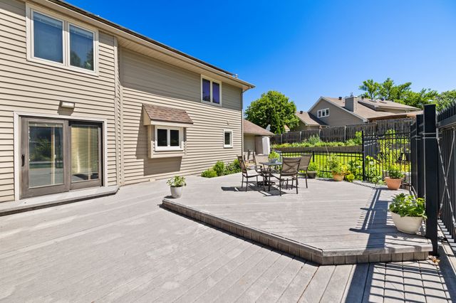 8620 Horton Circle, Urbandale, IA 50322