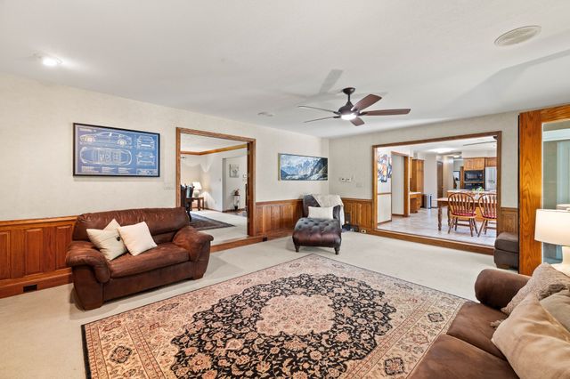 8620 Horton Circle, Urbandale, IA 50322