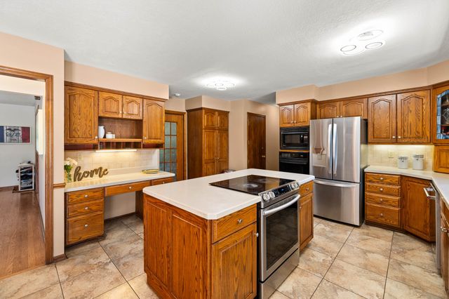 8620 Horton Circle, Urbandale, IA 50322