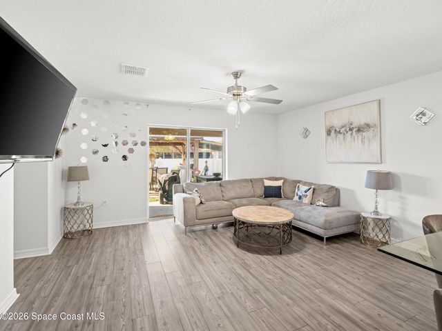 526 Hancock Street SW, Palm Bay, FL 32908