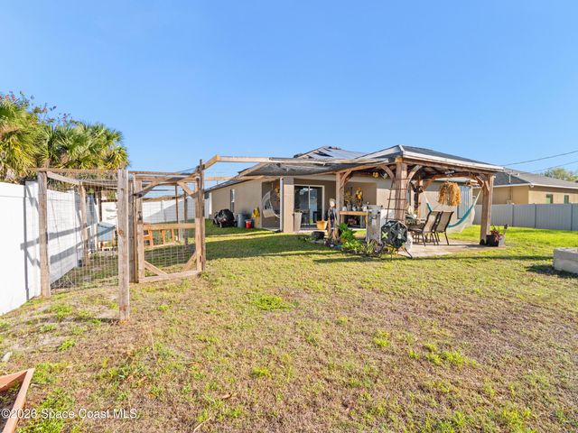 526 Hancock Street SW, Palm Bay, FL 32908