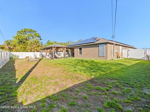 526 Hancock Street SW, Palm Bay, FL 32908