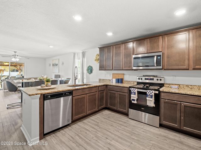 526 Hancock Street SW, Palm Bay, FL 32908