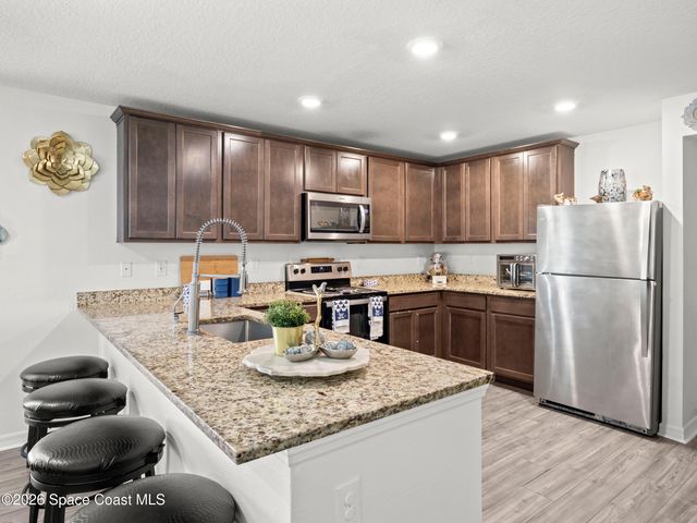 526 Hancock Street SW, Palm Bay, FL 32908