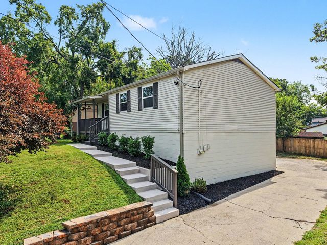 904 Mallow Dr, Madison, TN 37115