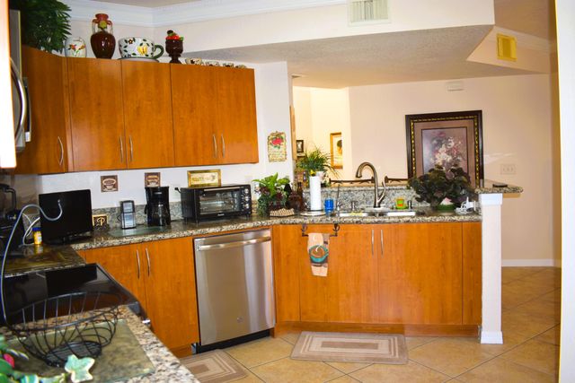 142 SW Peacock Blvd Apt 22-101 St, Port St Lucie, FL 34986