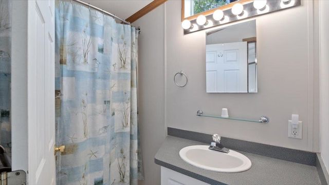 70 Caddy Drive, Salem, NH 03079
