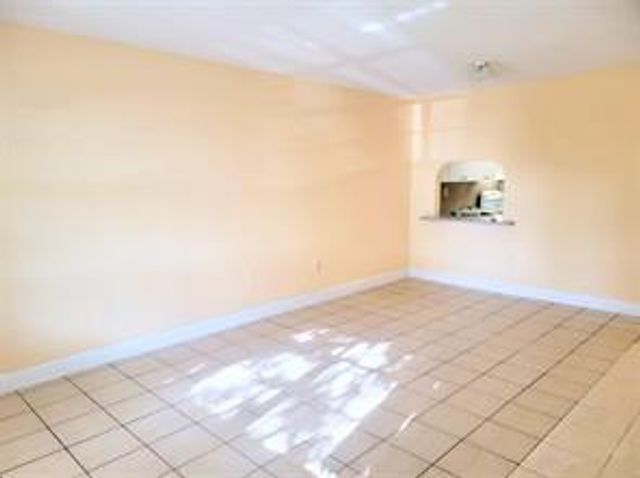 17255 SW 95th Avenue 208, Palmetto Bay, FL 33157