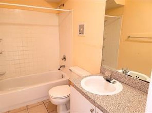 17255 SW 95th Avenue 208, Palmetto Bay, FL 33157