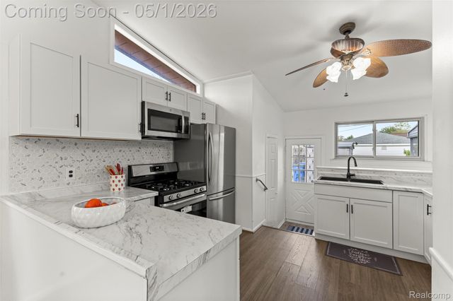 7370 Amboy Street, Dearborn Heights, MI 48127