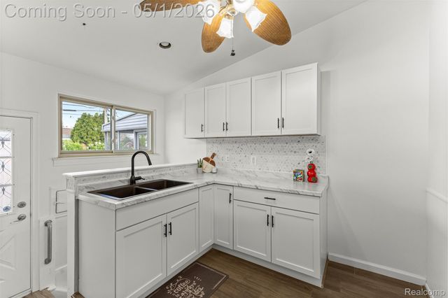 7370 Amboy Street, Dearborn Heights, MI 48127