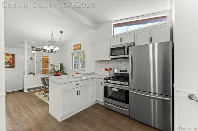 7370 Amboy Street, Dearborn Heights, MI 48127