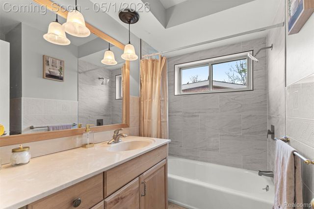 7370 Amboy Street, Dearborn Heights, MI 48127