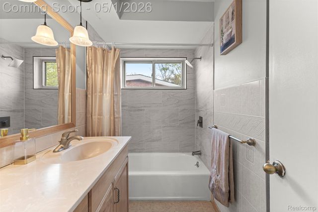 7370 Amboy Street, Dearborn Heights, MI 48127