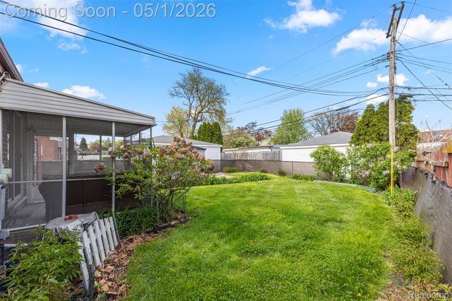 7370 Amboy Street, Dearborn Heights, MI 48127